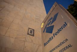 Receita adia para 2027 exigência de CNPJ para pessoas físicas na emissão de documentos fiscais; entenda