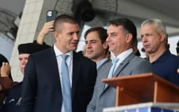 ‘Lula é o pai do Tigrinho’, diz Flávio Bolsonaro ao criticar medida provisória do governo para proibir bets