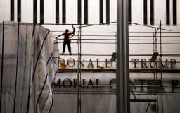 Trump anuncia fechamento do Kennedy Center após juiz vetar rebatizá-lo com seu nome