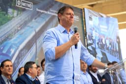 Tarcísio aumenta peso da segurança em plano de governo em meio a ofensiva de Haddad sobre indicadores
