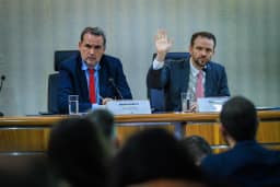 Sem reajuste no Bolsa Família, R$ 44 bilhões de emendas e socorro a estatais: entenda o Orçamento de 2027