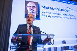 Qual é o número de Mateus Simões para o governo de Minas Gerais?
