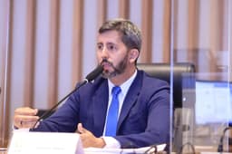 Leandro Grass (PT) abre série de sabatinas com candidatos ao governo do DF nesta terça-feira, às 10h30; acompanhe