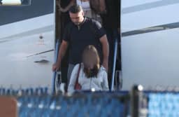 Mudanças de versão, agradecimentos a Trump e Milei, objeções de aliados: tudo sobre a carta golpista de Flávio Bolsonaro