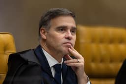 Mendonça deve manter inquéritos de Lulinha no STF após pedido da PGR para enviar caso à primeira instância