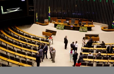 Maioridade penal avança na Câmara com votação após eleições