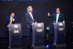 Com Caiado, Renan Santos e Augusto Cury, primeiro debate presidencial tem críticas às ausências de Flávio e Lula
