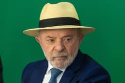 Campanha de Lula mira eleitorado feminino com ato em Minas Gerais e quer desgastar Flávio