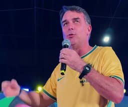 Após embate com Michelle, Flávio Bolsonaro defende estar ‘mais forte que nunca e com a cabeça erguida’