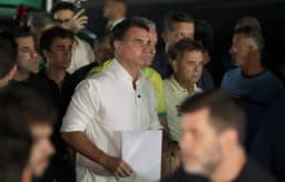 Flávio é pressionado por aliados a reconhecer resultado da eleição após derrota para Lula
