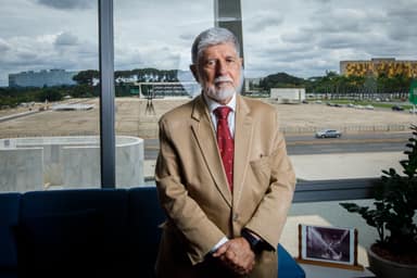 Celso Amorim diz que silêncio de Trump sobre reeleição de Lula não o preocupa