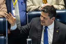 Fim da escala 6x1: Senado tem número necessário de assinaturas para calendário especial e acelerar votação