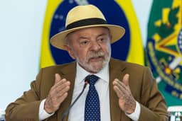 Lula decide endurecer o tom sobre suspeitas envolvendo Lulinha em tentativa de se afastar de desgaste eleitoral do caso