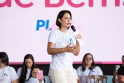 Michelle como cabo eleitoral compensa ausência de mulher na vice de Flávio, avaliam aliados
