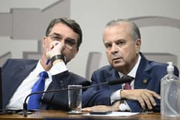 Aliados de Flávio Bolsonaro minimizam efeitos de novas revelações sobre Vorcaro