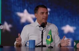 Flávio critica proposta de tarifa zero de ônibus de Lula: ‘promessa mirabolante’