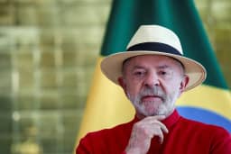 Lula critica adiamento de votação da 6x1 no Senado e liga atraso a Flávio