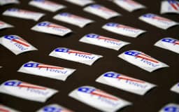 Suprema Corte dos EUA dá vitória parcial a Trump sobre voto pelo correio