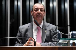 Senador Omar Aziz será o relator da PEC do fim da escala 6x1