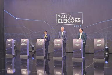 Lula e Flávio Bolsonaro lideram menções no debate ao qual não compareceram
