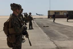 EUA preparam terreno para possível ação militar em torno de Cuba, diz TV