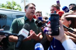 Flávio Bolsonaro diz que votará pelo fim da escala 6x1 e nega clima de 'já ganhou'