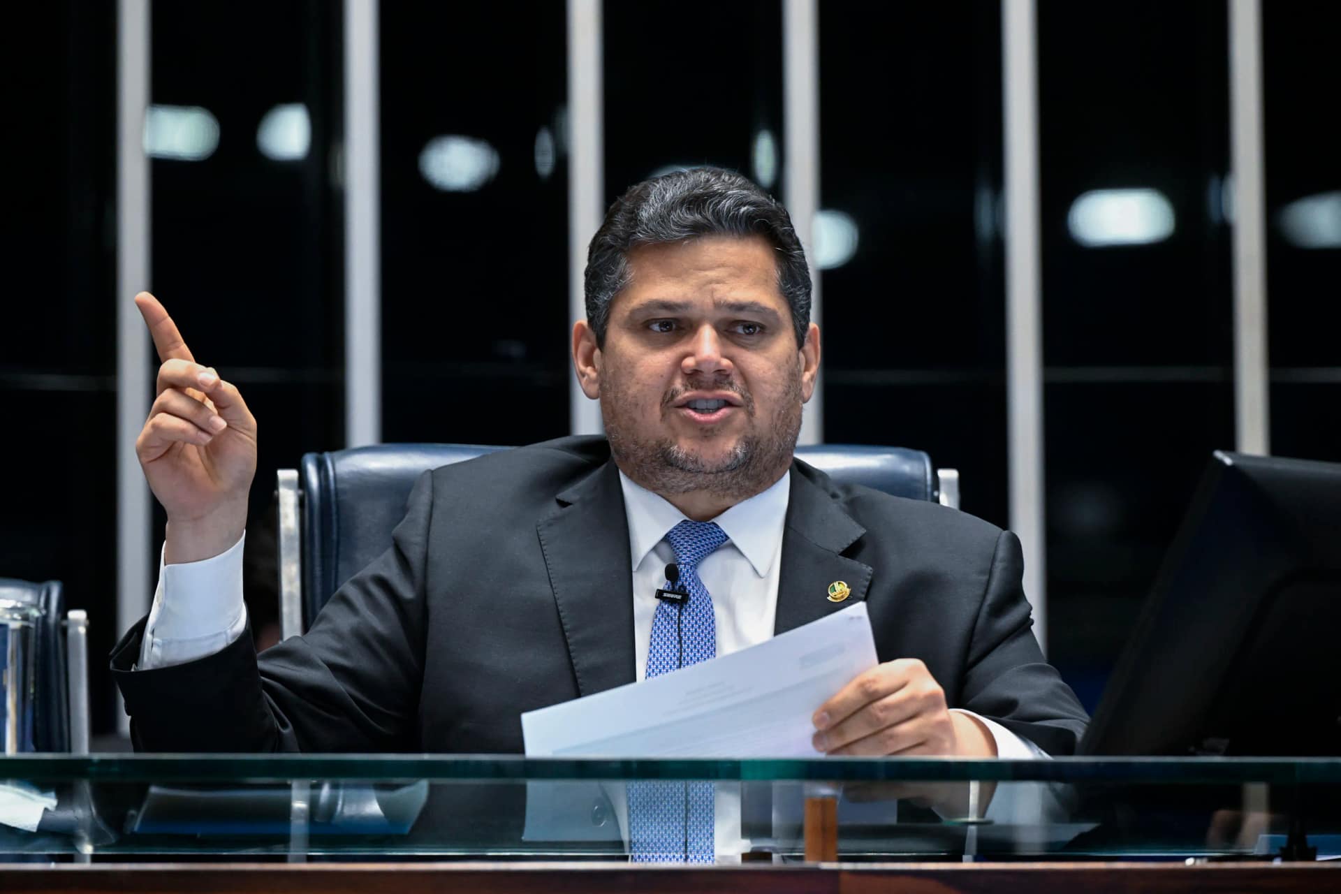 Davi Alcolumbre nega ilegalidade em mensagens de 2025 com Daniel Vorcaro