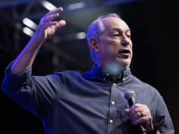 Ciro pede cassação de chapa de Elmano e nova eleição no Ceará