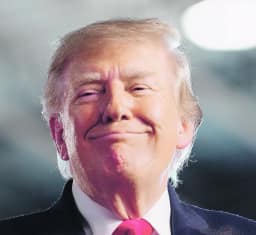 Trump diz que aprovaria visto para Flávio, mas que não sabe ao certo paradeiro do senador