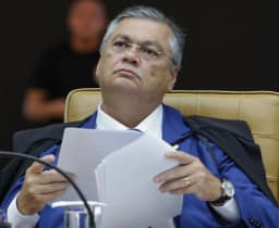 Após Fachin defender fim do inquérito das fake news, Dino critica promessas ‘para receber aplausos’