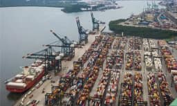 Balança comercial registra superávit de US$ 7,39 bi em agosto, alta de 23,8%
