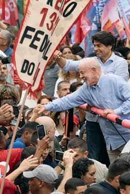 Lula anuncia pacote para endividados e proibição de bets