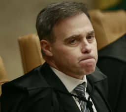 Afastamento do diretor da PF amplia crise no Supremo