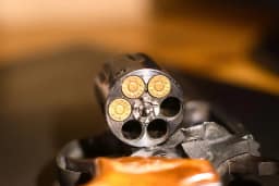 Câmara dos Deputados aprova porte de arma para oficiais de Justiça