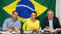 Flávio Bolsonaro propõe reforma para 'enfraquecer' Judiciário e fim da reeleição para Presidência