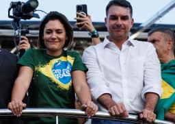 Após reaproximação, Flávio e Michelle Bolsonaro publicam vídeo juntos nas redes sociais