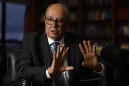 Gilmar pede que Fachin acione PF se Mendonça não repassar dados de celular do Vorcaro