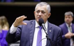Câmara aprova urgência de projeto que muda regras orçamentárias para viabilizar Redata