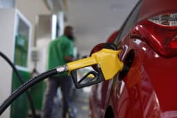 Petrobras corrige cálculo e anuncia redução de preço da gasolina após novo subsídio do governo