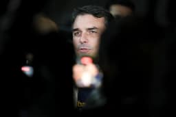 Flávio Bolsonaro aciona TSE para impedir Lula de usar discurso na ONU em campanha eleitoral