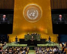 Lula leva à ONU disputa pela reeleição e manda recado a Trump