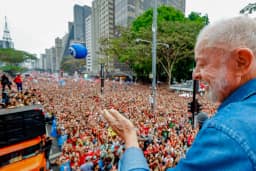 Lula anuncia criação do Pé-de-Meia universitário para próximo mandato, ao custo de R$ 4,6 bi ao ano