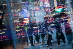 Bolsas de Nova York caem após Fed elevar os juros nos EUA