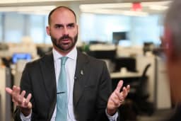 Fachin arquiva investigações contra Eduardo e Malafaia e cobra informação da PF sobre Bolsonaro