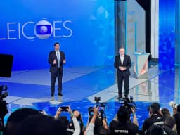 Debate da Globo: Flávio ironiza 'nove dedos' de Lula, que rebate chamando bolsonarista de miliciano; veja o vídeo