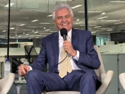 Flávio Bolsonaro desrespeita a inteligência da população, afirma Caiado sobre caso 'Dark Horse'