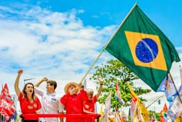 Lula diz que muita gente está endividada e que vai acabar com as bets