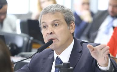 Lindbergh Farias acusa André Mendonça de parcialidade e pede saída do TSE à PGR
