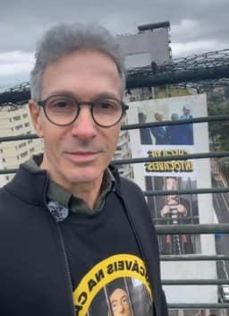 Zema faz protesto contra STF na avenida Paulista e defende reforma do Judiciário