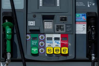 Alta do diesel leva 17 republicanos a pedir fim da guerra dos EUA com o Irã